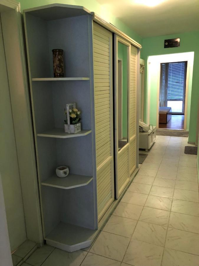 Spacious beautiful apartment - prime location Varna Exterior foto